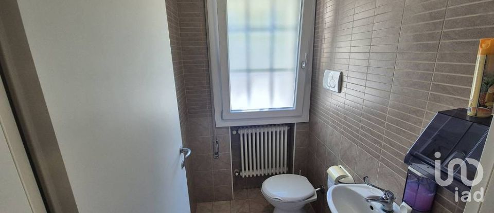 Negozio / locale commerciale di 110 m² in Mirano (30035)