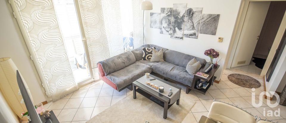 Apartment 6 rooms of 90 m² in Genova (16128)