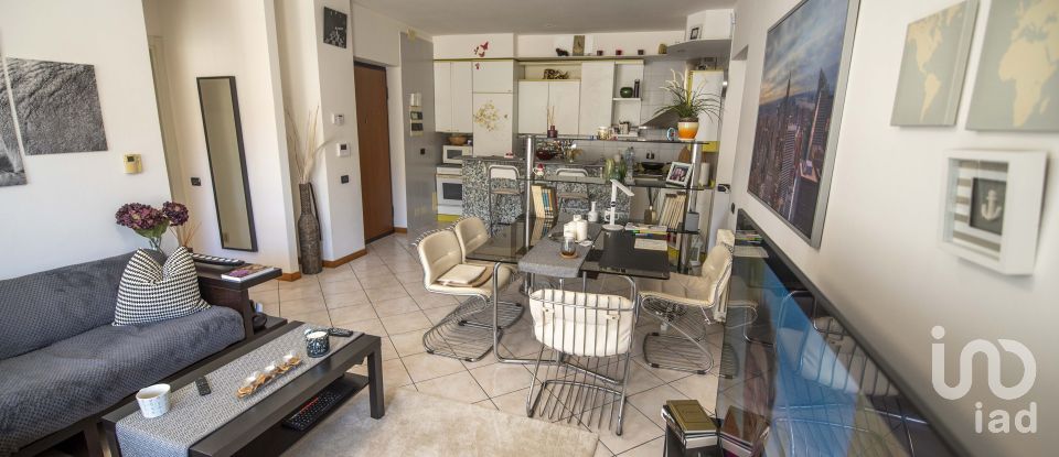 Apartment 6 rooms of 90 m² in Genova (16128)