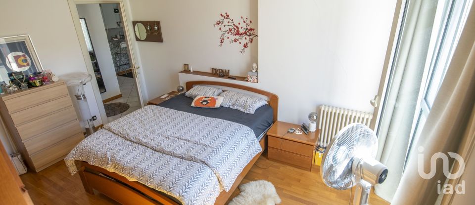 Apartment 6 rooms of 90 m² in Genova (16128)