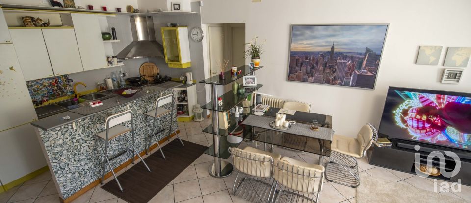 Apartment 6 rooms of 90 m² in Genova (16128)