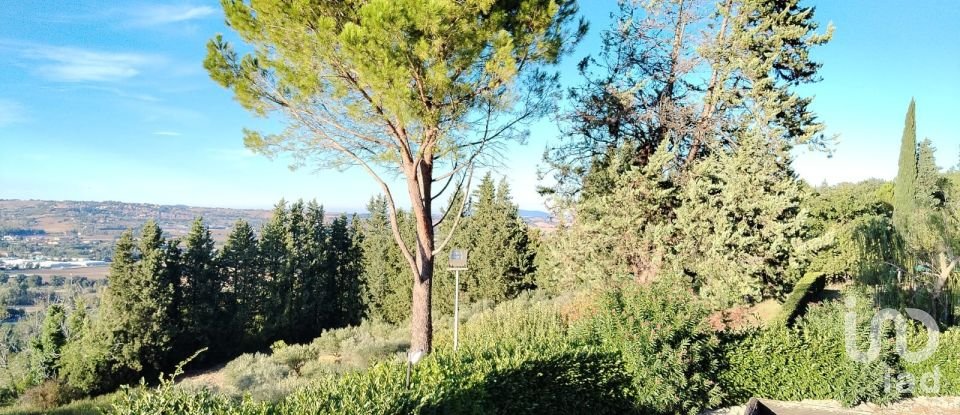 Casale 12 locali di 400 m² in Macerata (62100)