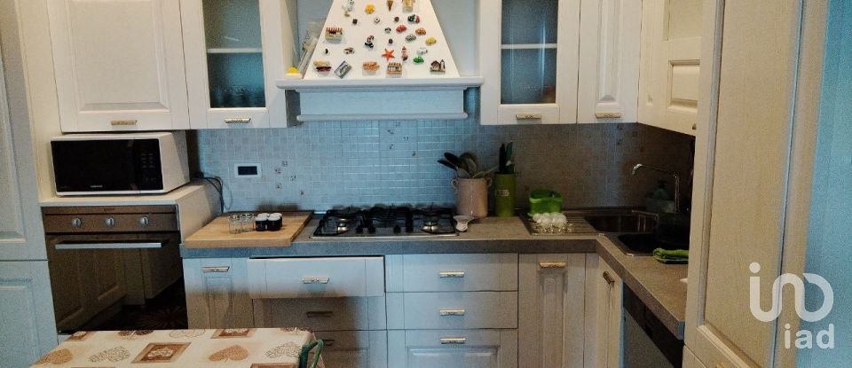 Casale 12 locali di 400 m² in Macerata (62100)