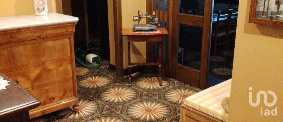 Casale 12 locali di 400 m² in Macerata (62100)