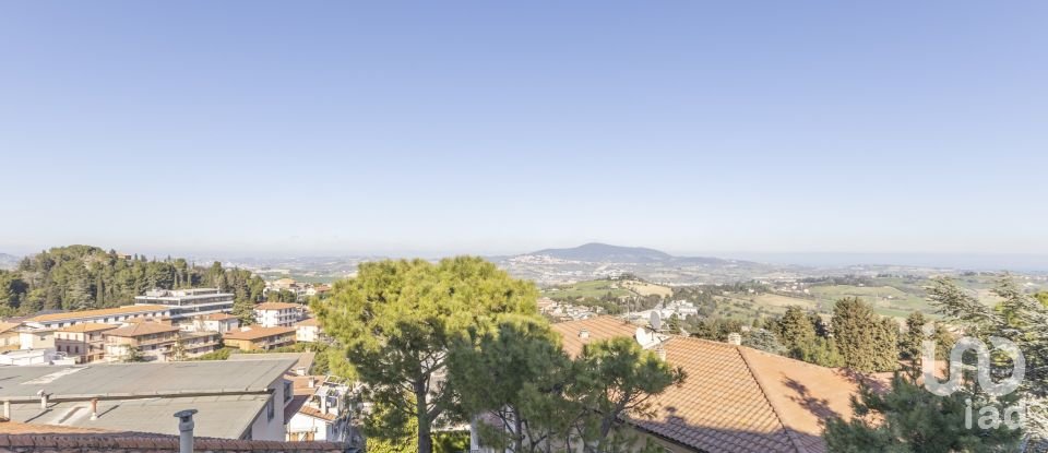 Costruzione di 502 m² in Osimo (60027)