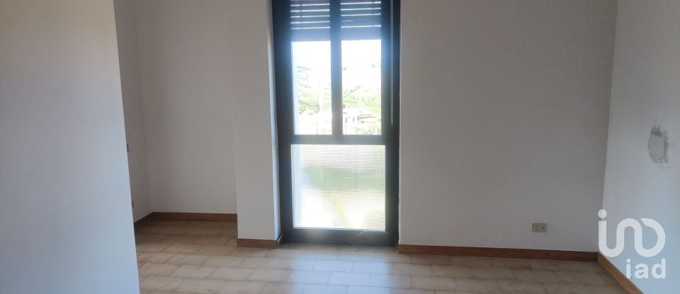 Casa indipendente / Villa 13 locali di 250 m² in Offida (63073)