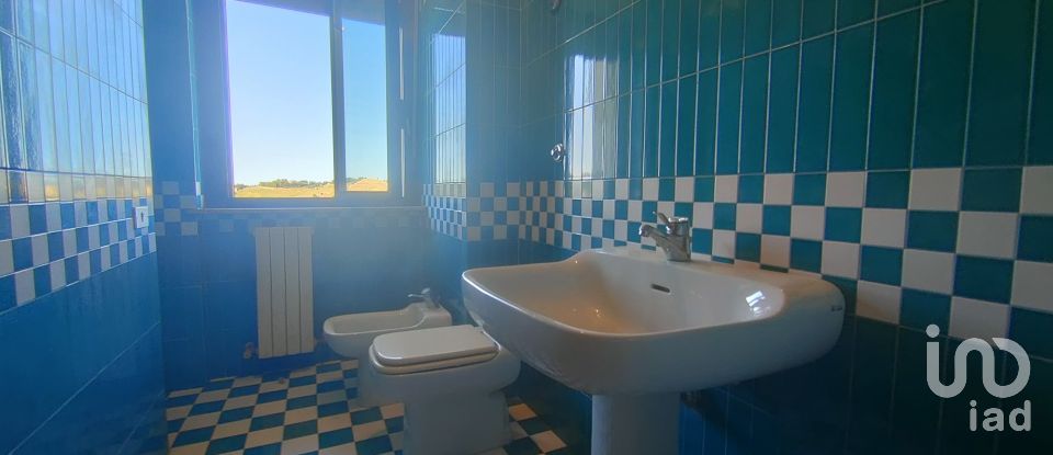 Casa indipendente / Villa 13 locali di 250 m² in Offida (63073)