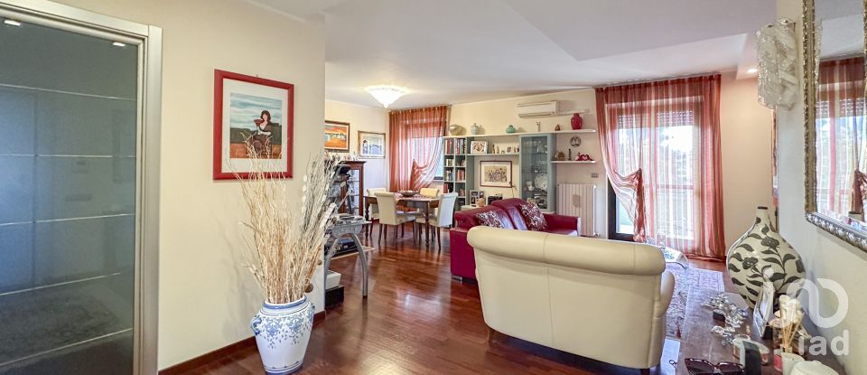 Four-room apartment of 124 m² in Macerata (62100)