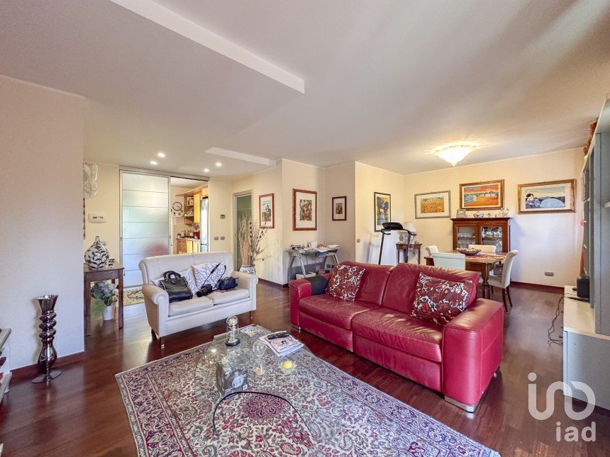 Four-room apartment of 124 m² in Macerata (62100)