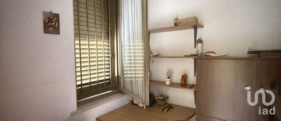 Casa indipendente 20 locali di 375 m² in Canzano (64020)