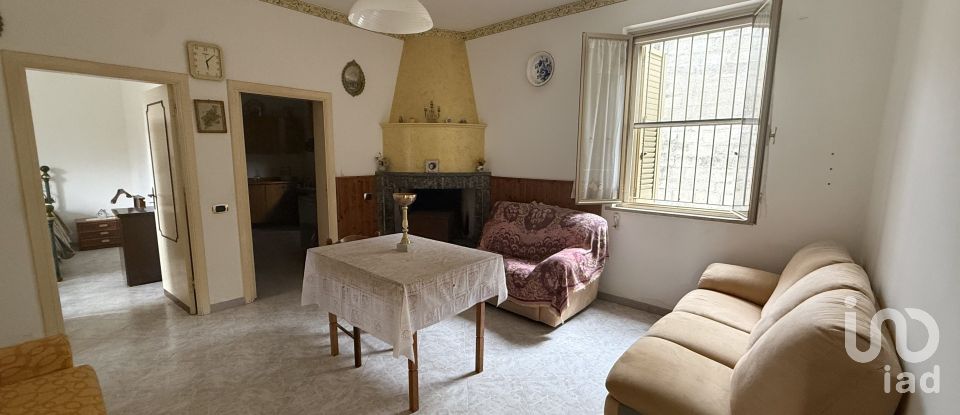 Casa indipendente 20 locali di 375 m² in Canzano (64020)