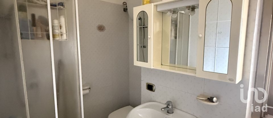 Casa indipendente 20 locali di 375 m² in Canzano (64020)