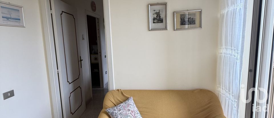 Casa indipendente 20 locali di 375 m² in Canzano (64020)