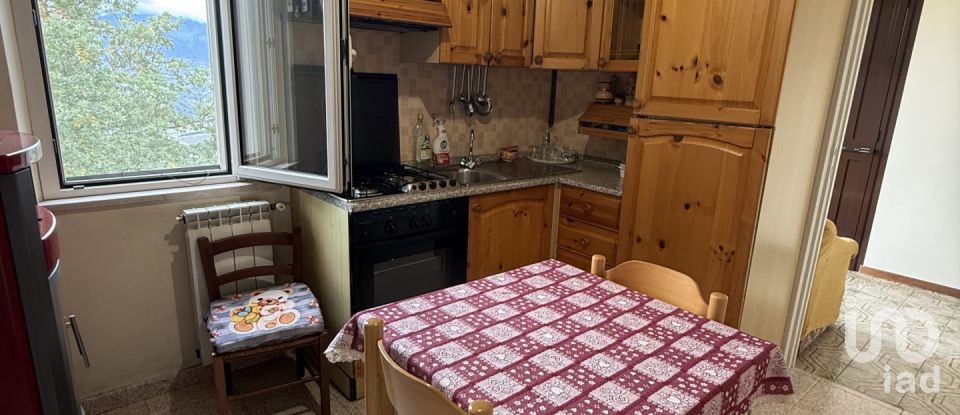 Casa indipendente 20 locali di 375 m² in Canzano (64020)