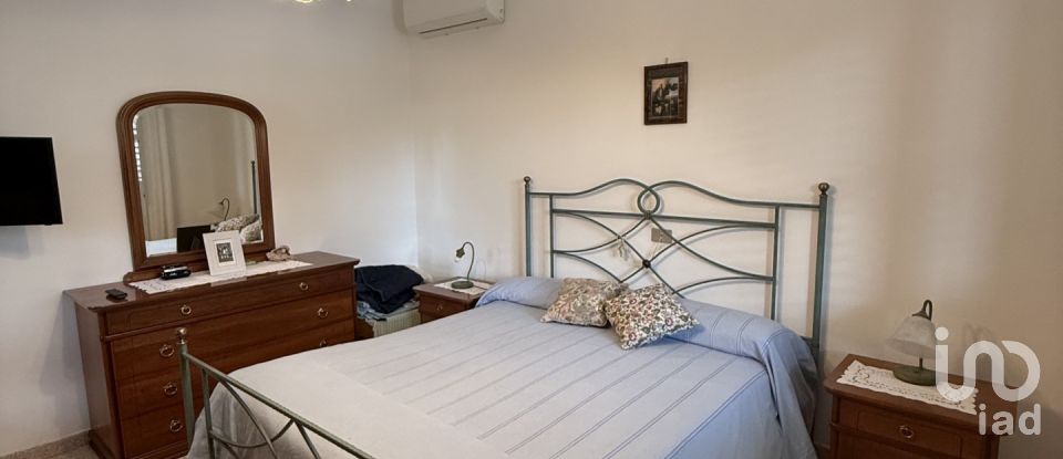 Casa indipendente 20 locali di 375 m² in Canzano (64020)