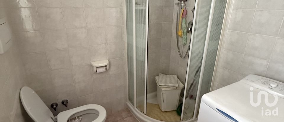 Casa indipendente 20 locali di 375 m² in Canzano (64020)