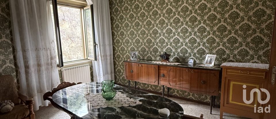 Casa indipendente 20 locali di 375 m² in Canzano (64020)