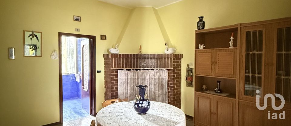 Casa indipendente 20 locali di 375 m² in Canzano (64020)