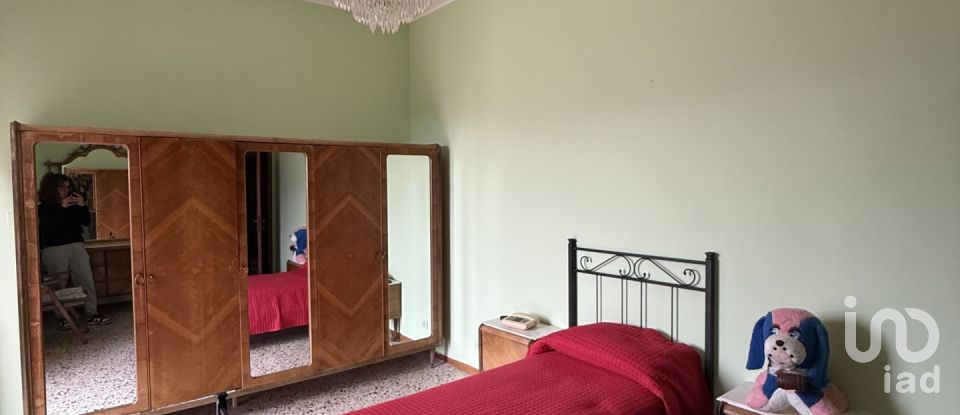 Casa indipendente 20 locali di 375 m² in Canzano (64020)