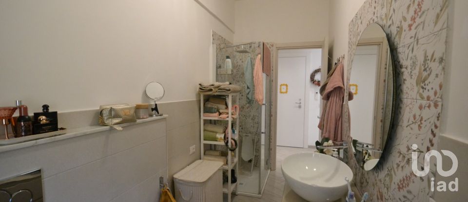 Three-room apartment of 90 m² in Genova (16157)