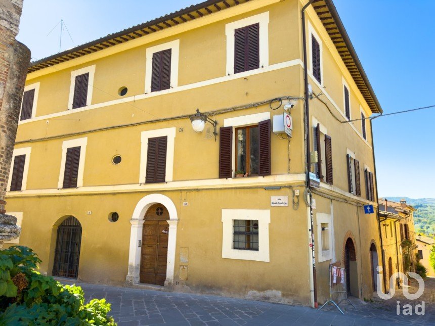 Trilocale di 109 m² a Bevagna (06031)