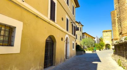 Three-room apartment of 109 m² in Bevagna (06031)