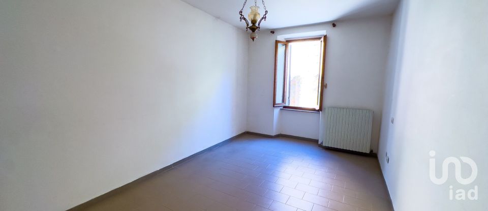 Trilocale di 109 m² a Bevagna (06031)