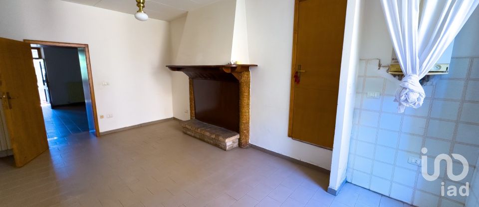 Trilocale di 109 m² a Bevagna (06031)