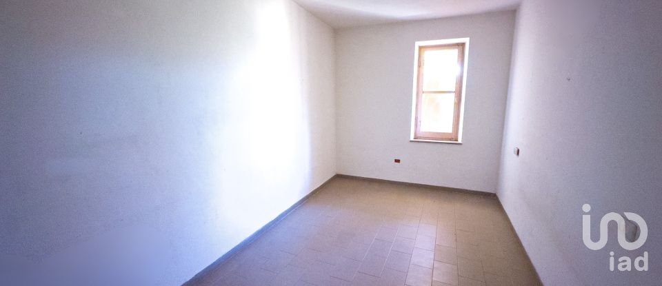 Trilocale di 109 m² a Bevagna (06031)