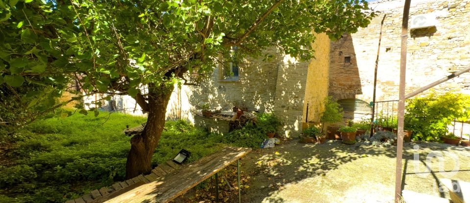 Trilocale di 109 m² a Bevagna (06031)