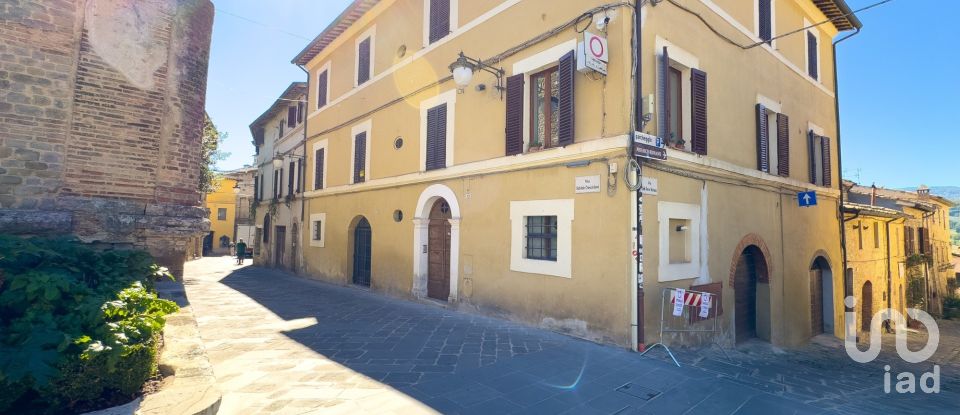 Trilocale di 109 m² a Bevagna (06031)