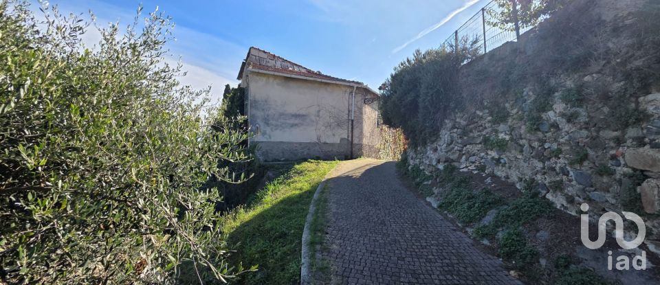 Casa indipendente / Villa 8 locali di 178 m² in Quiliano (17047)