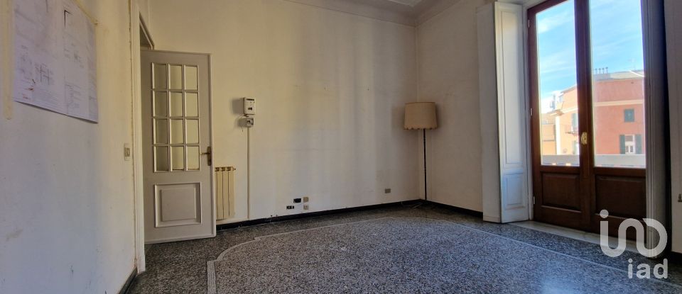 Three-room apartment of 100 m² in Genova (16131)