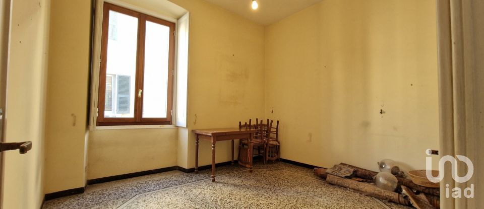 Three-room apartment of 100 m² in Genova (16131)
