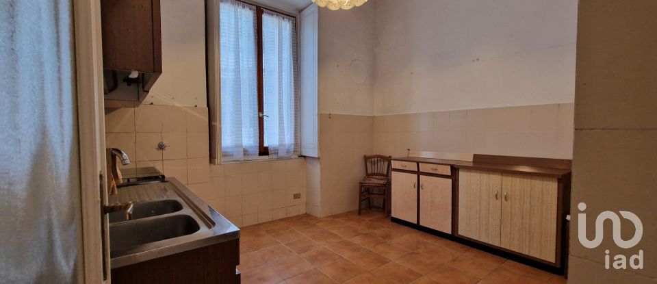Three-room apartment of 100 m² in Genova (16131)