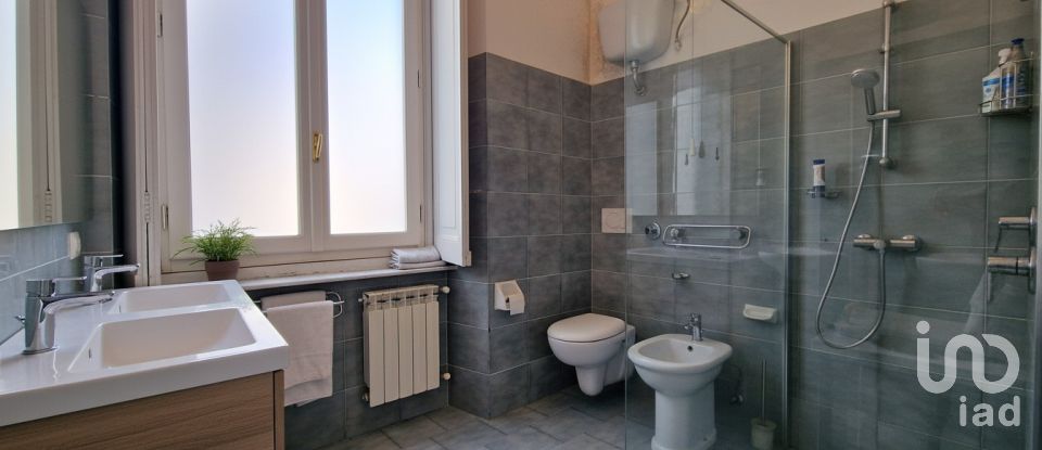 Three-room apartment of 100 m² in Genova (16131)