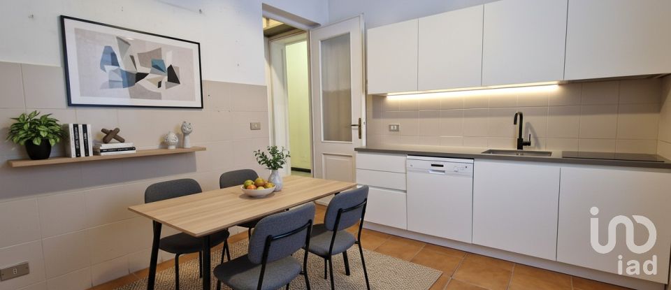 Three-room apartment of 100 m² in Genova (16131)