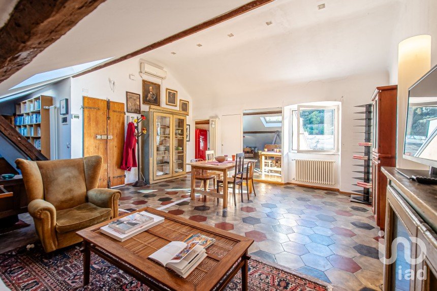 Bilocale di 70 m² a Genova (16126)