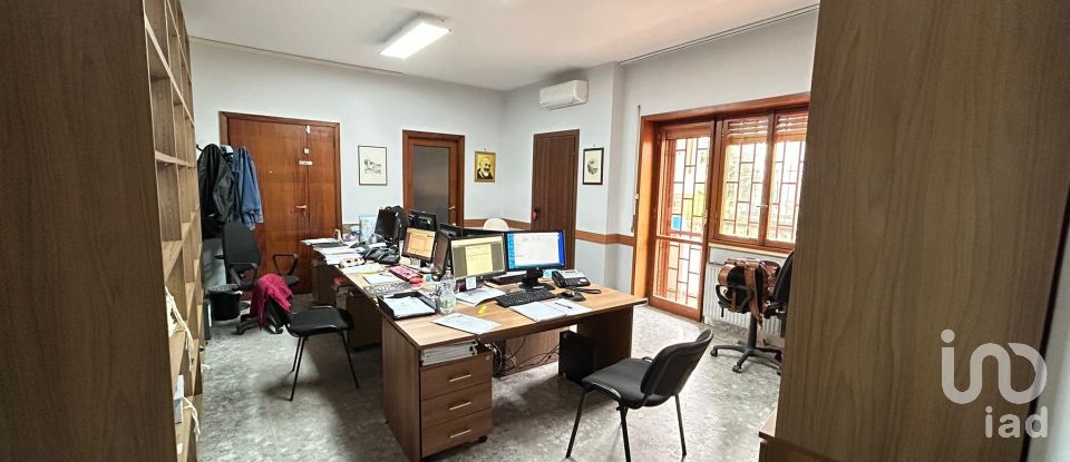 Appartamento 5 locali di 140 m² a Caserta (81022)