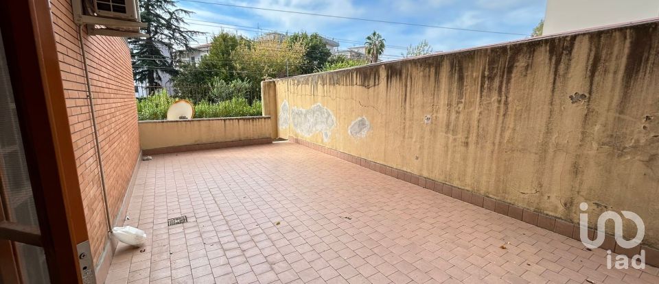 Appartamento 5 locali di 140 m² a Caserta (81022)