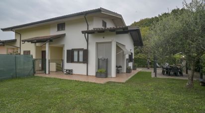 Villa Bifamiliare 4 locali di 100 m² in Montalenghe (10090)