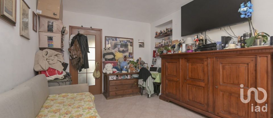 Three-room apartment of 75 m² in Torino (10155)