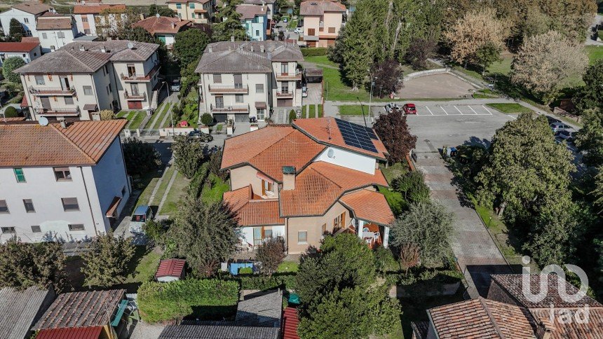 Casa indipendente 5 locali di 260 m² in Portomaggiore (44015)