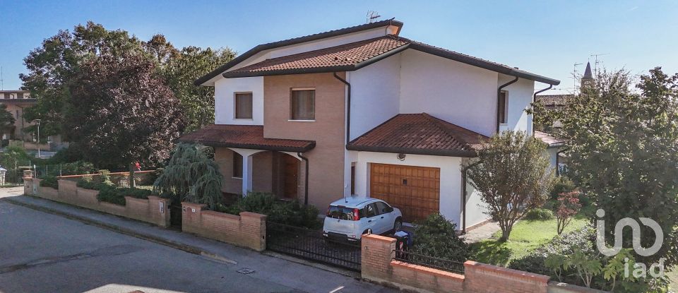 Casa indipendente 5 locali di 260 m² in Portomaggiore (44015)