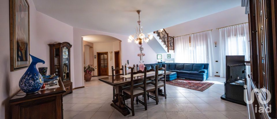 Casa indipendente 5 locali di 260 m² in Portomaggiore (44015)