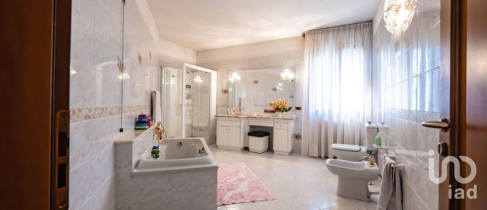 Casa indipendente 5 locali di 260 m² in Portomaggiore (44015)