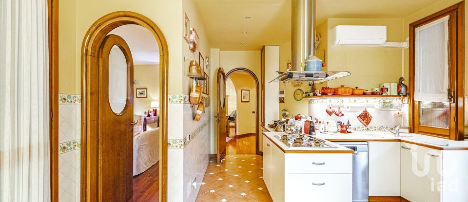 Apartment 5 rooms of 170 m² in Milano (20125)