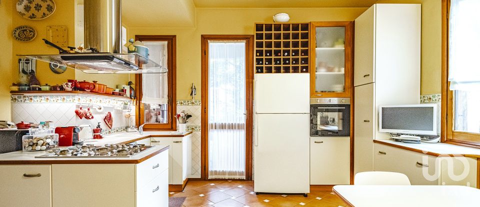 Apartment 5 rooms of 170 m² in Milano (20125)