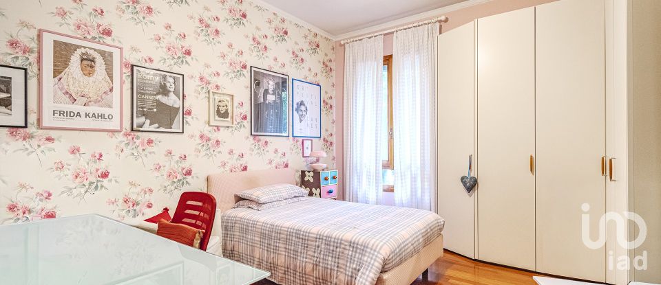 Apartment 5 rooms of 170 m² in Milano (20125)