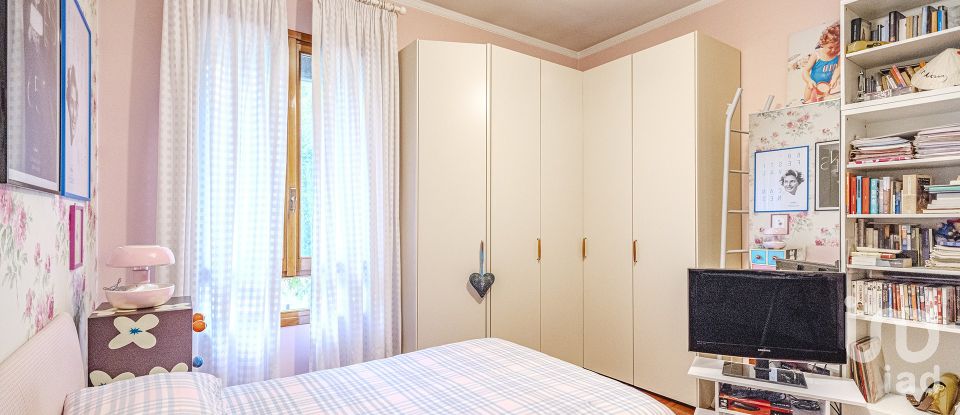 Apartment 5 rooms of 170 m² in Milano (20125)